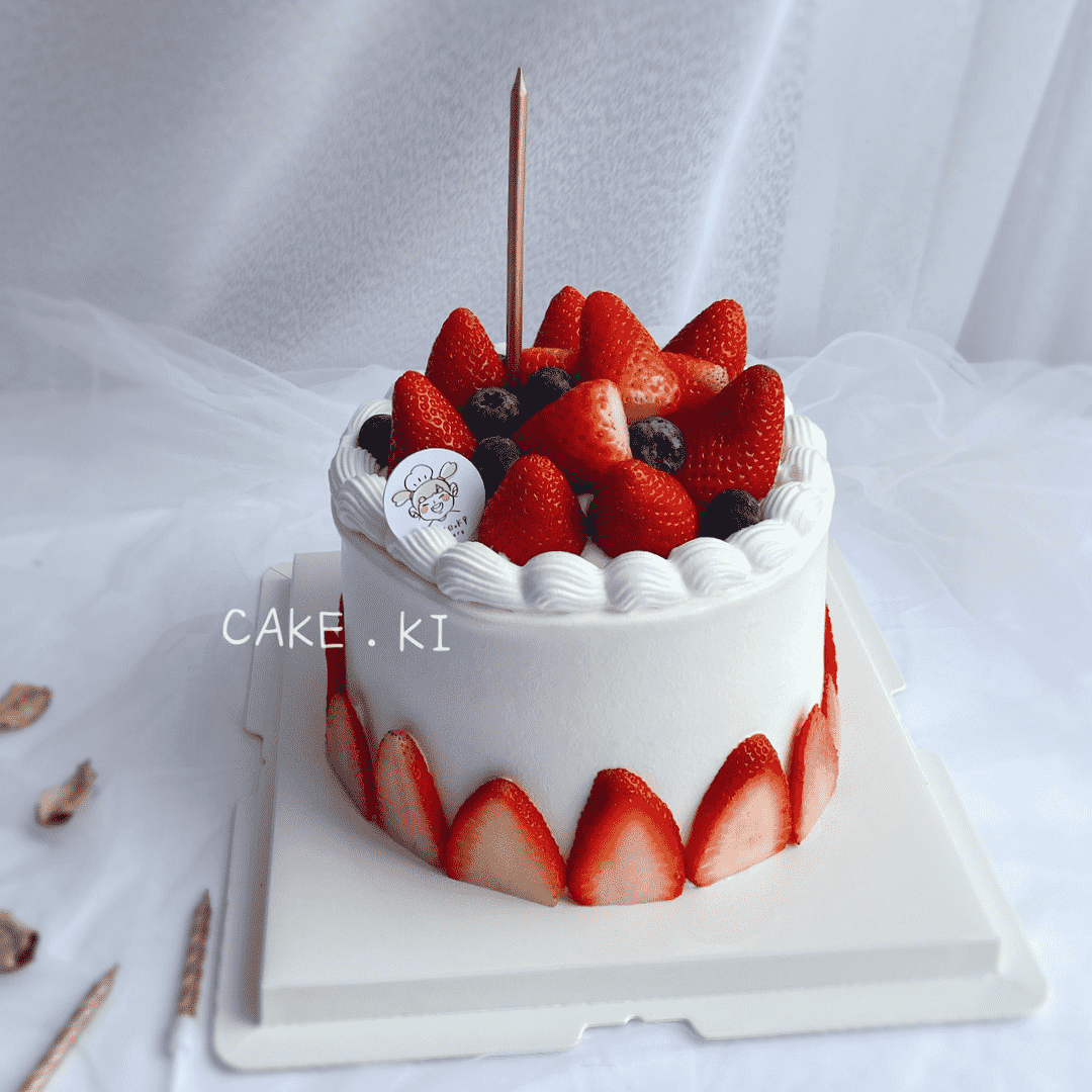 Cake Ki Bakery | ( 3 Days Pre-Order) Strawberry Blueberry Fruit Design 