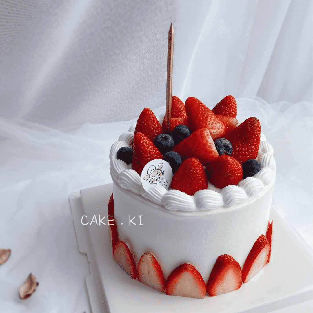 ( 3 Days Pre-Order) Strawberry Blueberry Fruit Design  | Cake Ki Bakery