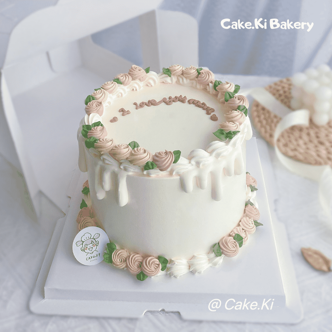 Cake Ki Bakery | (2-days Pre-Order)Soft Vintage Cake Design